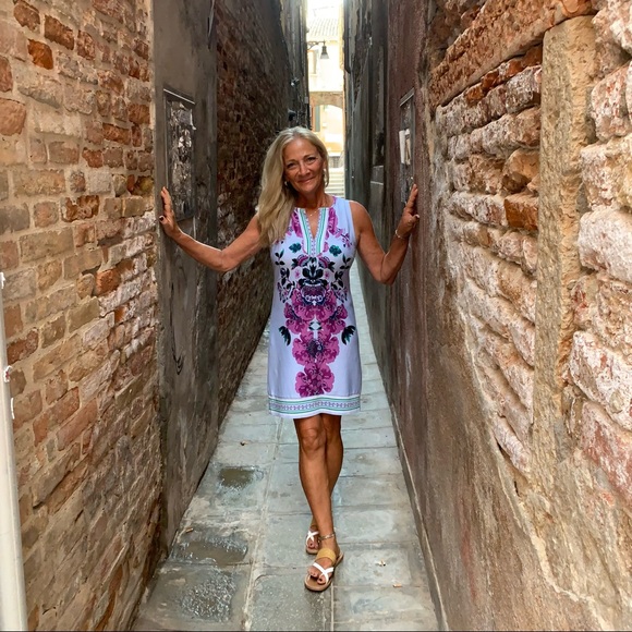 Meet your Posher, Lisa - Picture 1 of 3